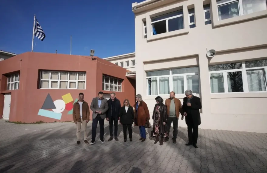 Η Περιφερειάρχης Κεντρικής Μακεδονίας στο ενεργειακά αναβαθμισμένο Δημοτικό Σχολείο Ορμύλιας φωτό 2
