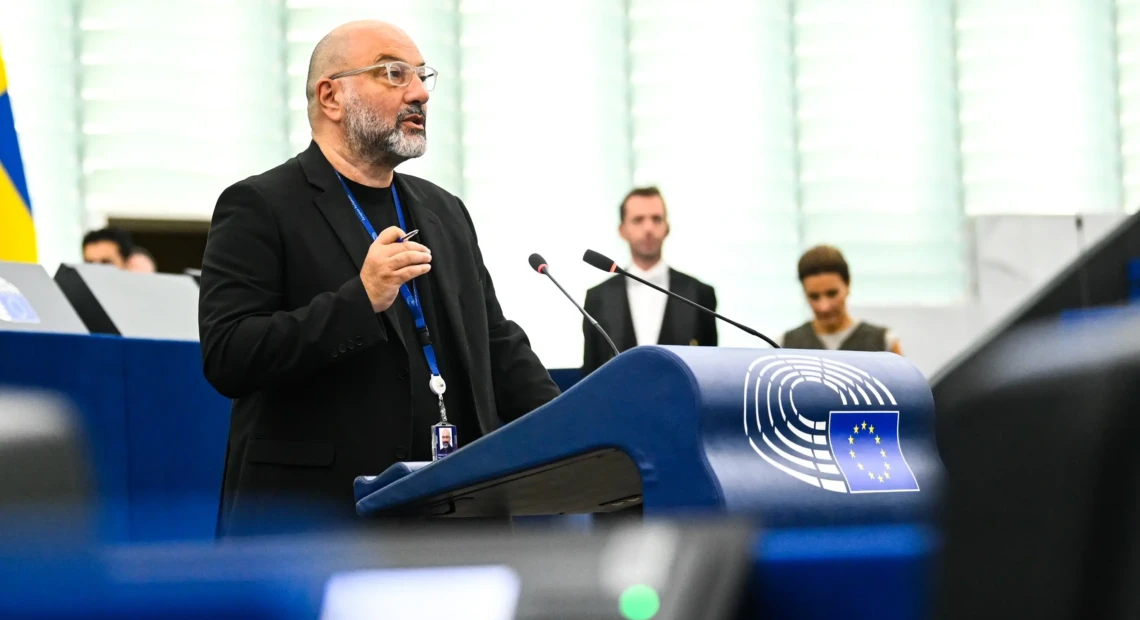 ΑΡΝΑΟΥΤΟΓΛΟΥ ΟΛΟΜΕΛΕΙΑ (5)